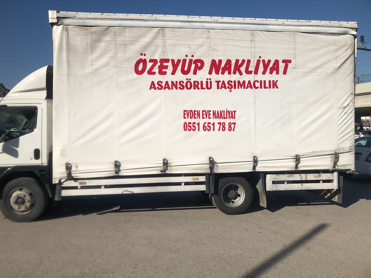 Özeyüp asansörlü nakliyat görseli 1