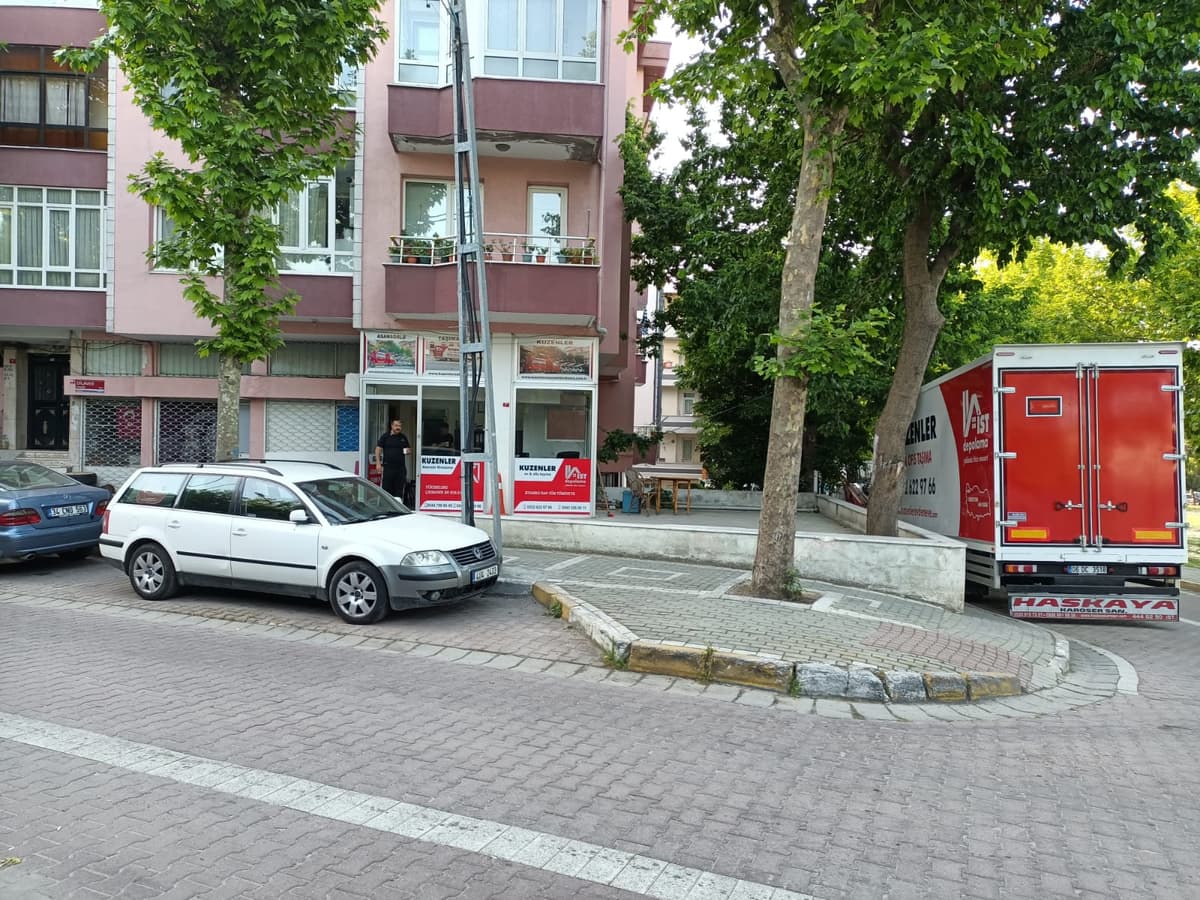 Kuzenler Evden Eve görseli 1