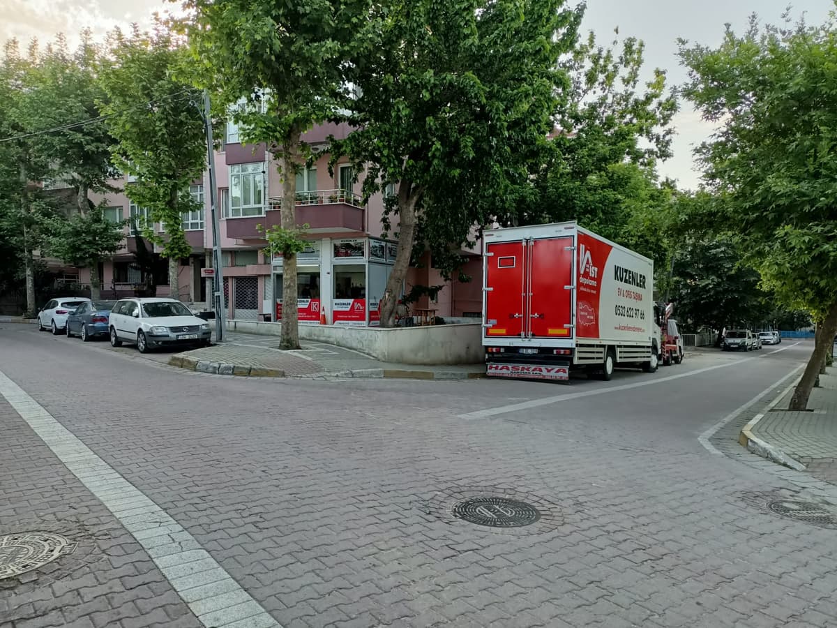 Kuzenler Evden Eve görseli 3