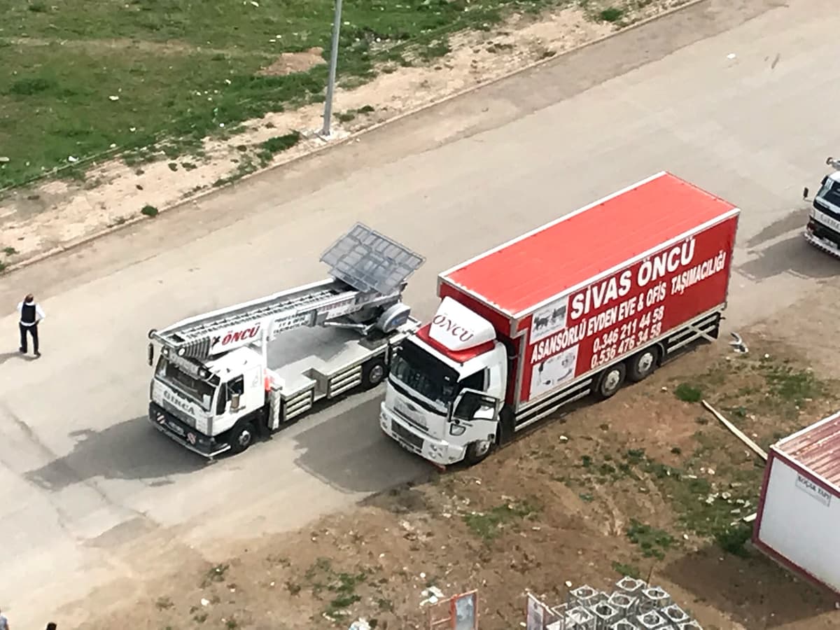 Sivas Öncü Nakliyat Asansörlü Evden Eve Taşımacılık görseli 2